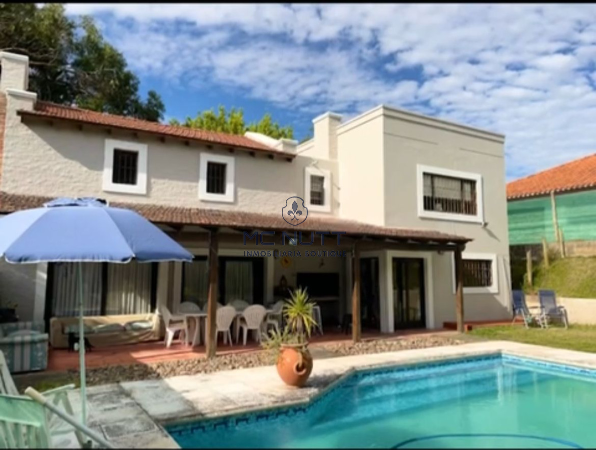 Casa ID.496/ - Venta de casa de 4 dormitorios en Beverly Hills, Punta del Este