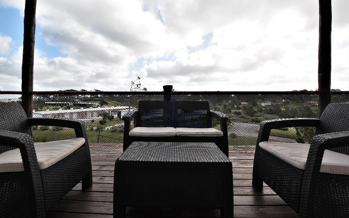 Casa ID.415/ - Venta de Casa 4 dormitorios en Portezuelo, Punta del Este.