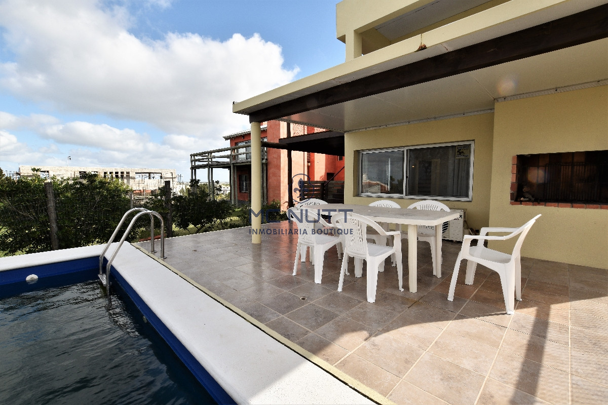 Casa ID.415/ - Venta de Casa 4 dormitorios en Portezuelo, Punta del Este.