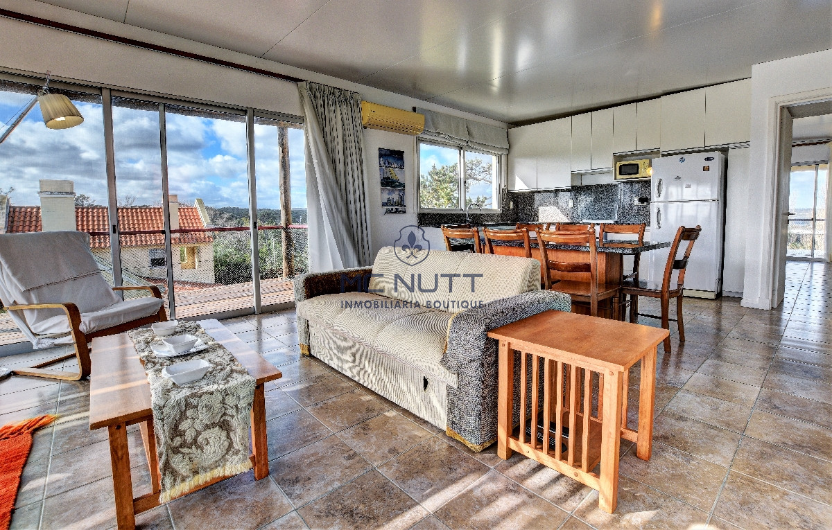 Casa ID.415/ - Venta de Casa 4 dormitorios en Portezuelo, Punta del Este.