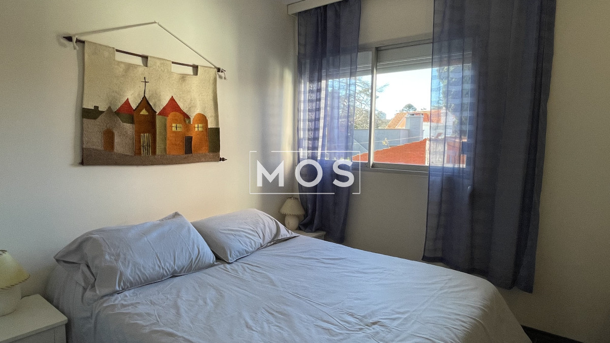 Apartamento ID.2812 - Venta de apartamento de dos dormitorios en Playa Mansa, Punta del Este, Uruguay 