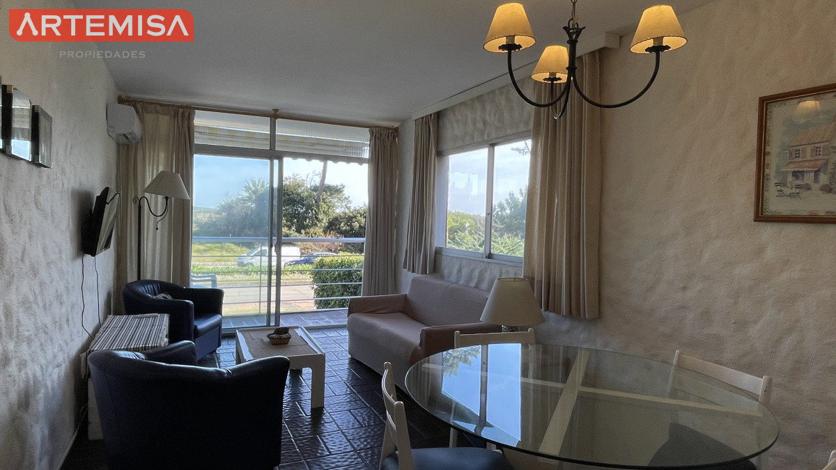 Apartamento ID.623 - Venta de apartamento de dos dormitorios en Playa Mansa, Punta del Este, Uruguay 