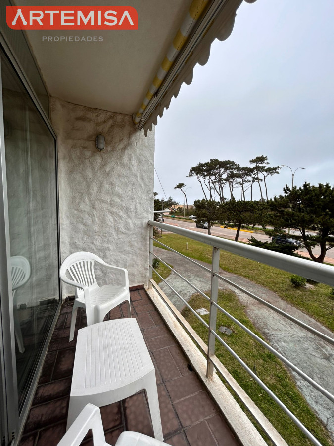 Apartamento ID.623 - Venta de apartamento de dos dormitorios en Playa Mansa, Punta del Este, Uruguay 