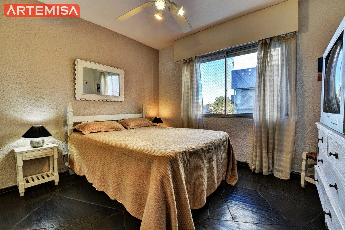 Apartamento ID.661 - Venta de Apartamento 1 dormitorio en Playa Mansa, Punta del Este.