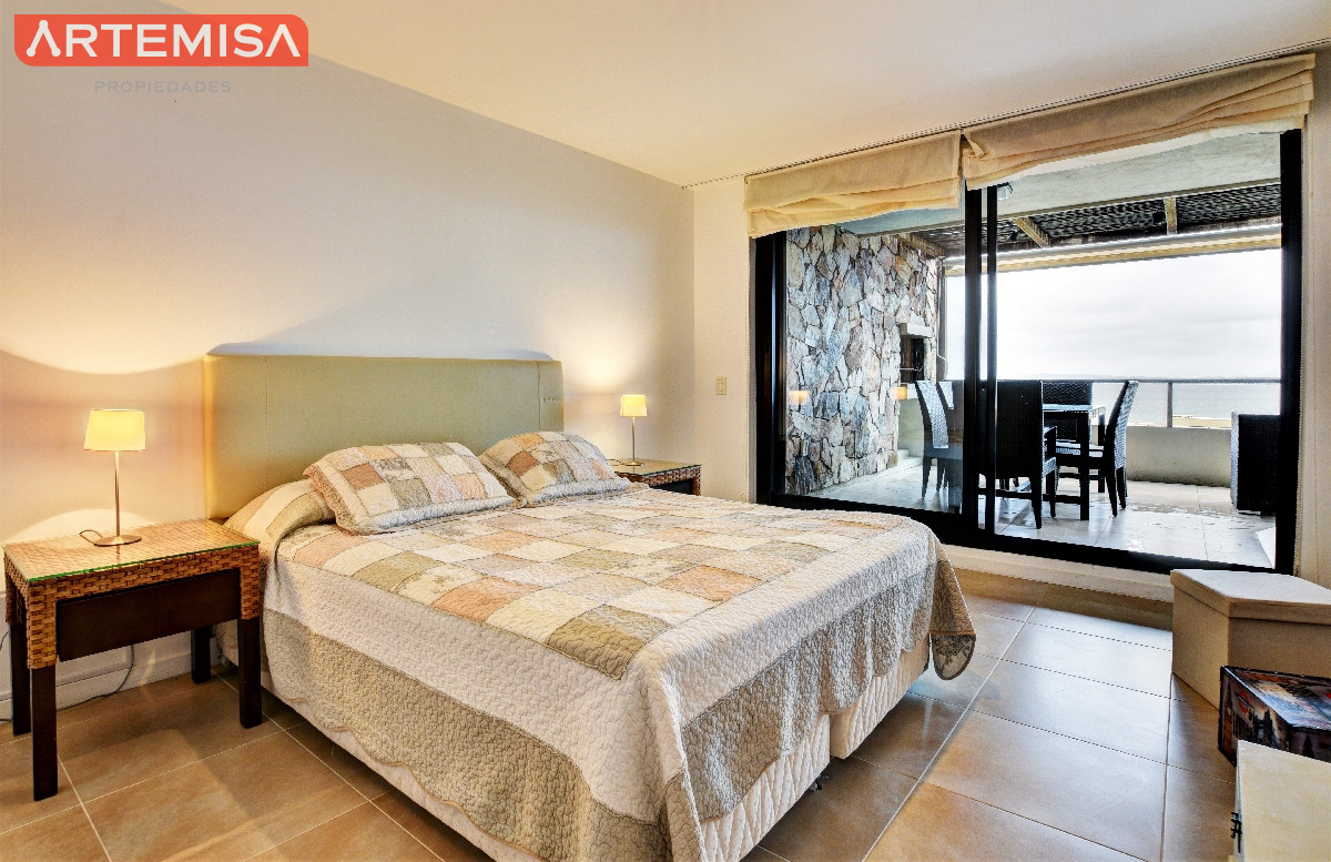 Apartamento ID.633 - Venta de Apartamento, 2 dormitorios. Punta Ballena, Punta del Este. 