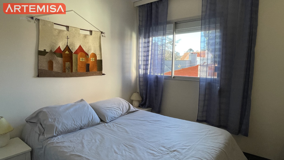 Apartamento ID.623 - Venta de apartamento de dos dormitorios en Playa Mansa, Punta del Este, Uruguay 