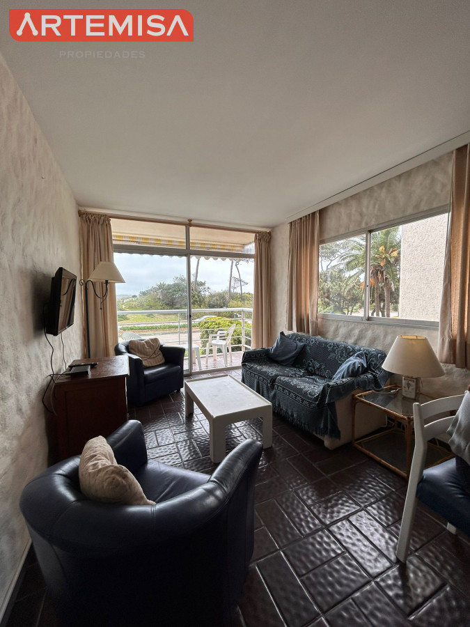 Apartamento ID.623 - Venta de apartamento de dos dormitorios en Playa Mansa, Punta del Este, Uruguay 