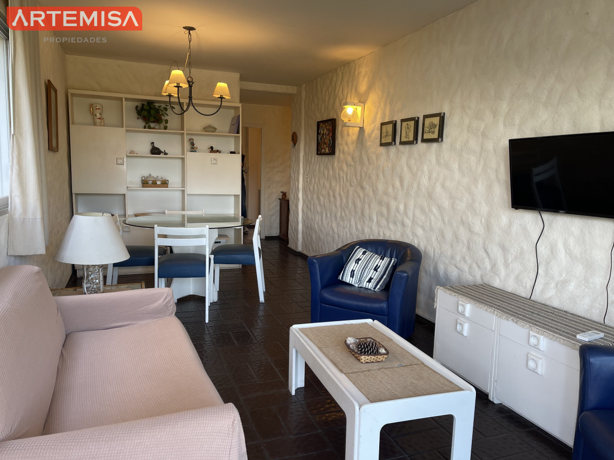 Apartamento ID.623 - Venta de apartamento de dos dormitorios en Playa Mansa, Punta del Este, Uruguay 