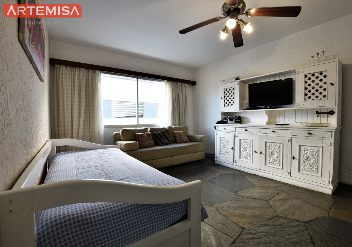 Apartamento ID.661 - Venta de Apartamento 1 dormitorio en Playa Mansa, Punta del Este.