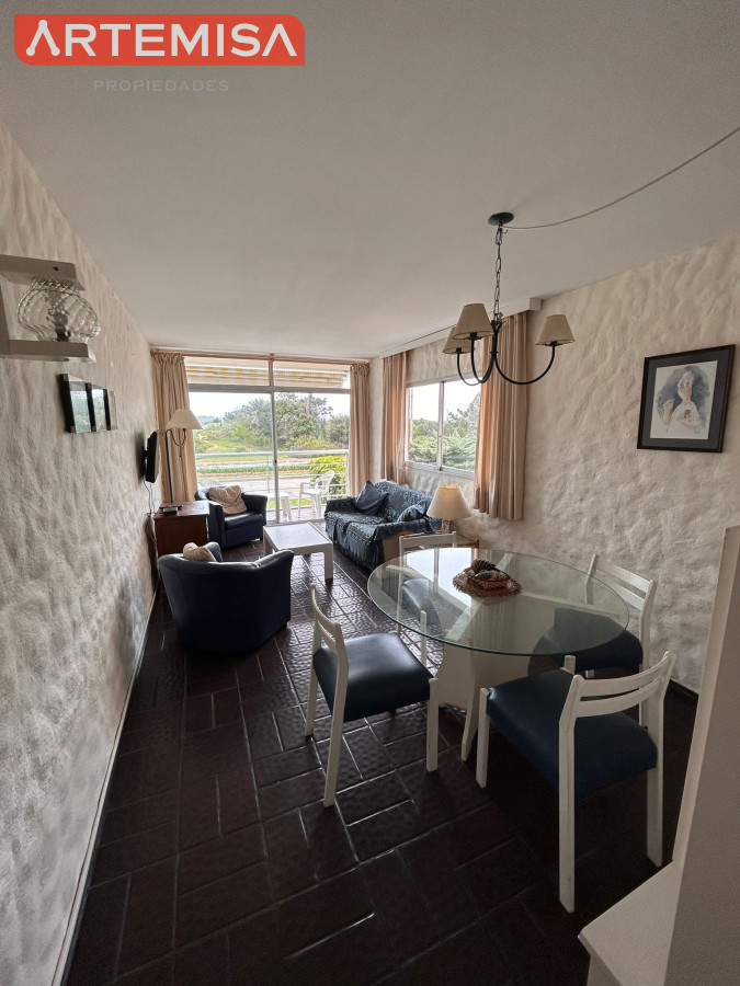 Apartamento ID.623 - Venta de apartamento de dos dormitorios en Playa Mansa, Punta del Este, Uruguay 