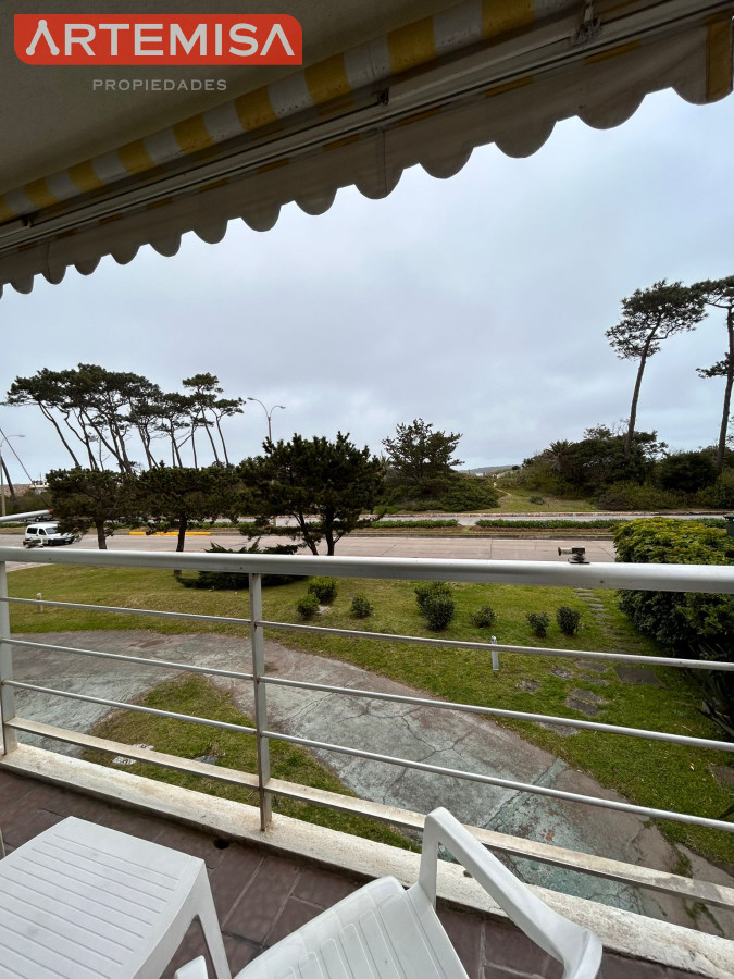 Apartamento ID.623 - Venta de apartamento de dos dormitorios en Playa Mansa, Punta del Este, Uruguay 