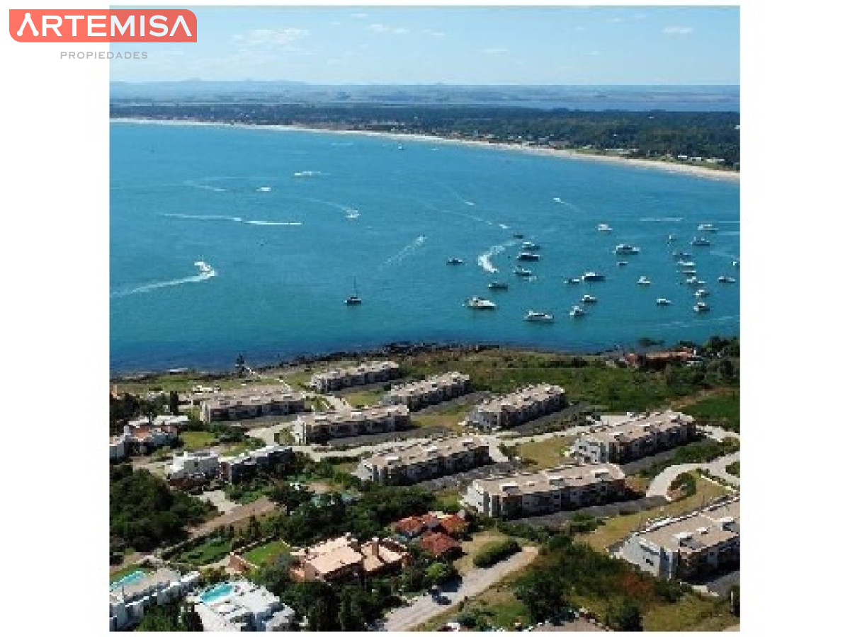 Apartamento ID.633 - Venta de Apartamento, 2 dormitorios. Punta Ballena, Punta del Este. 