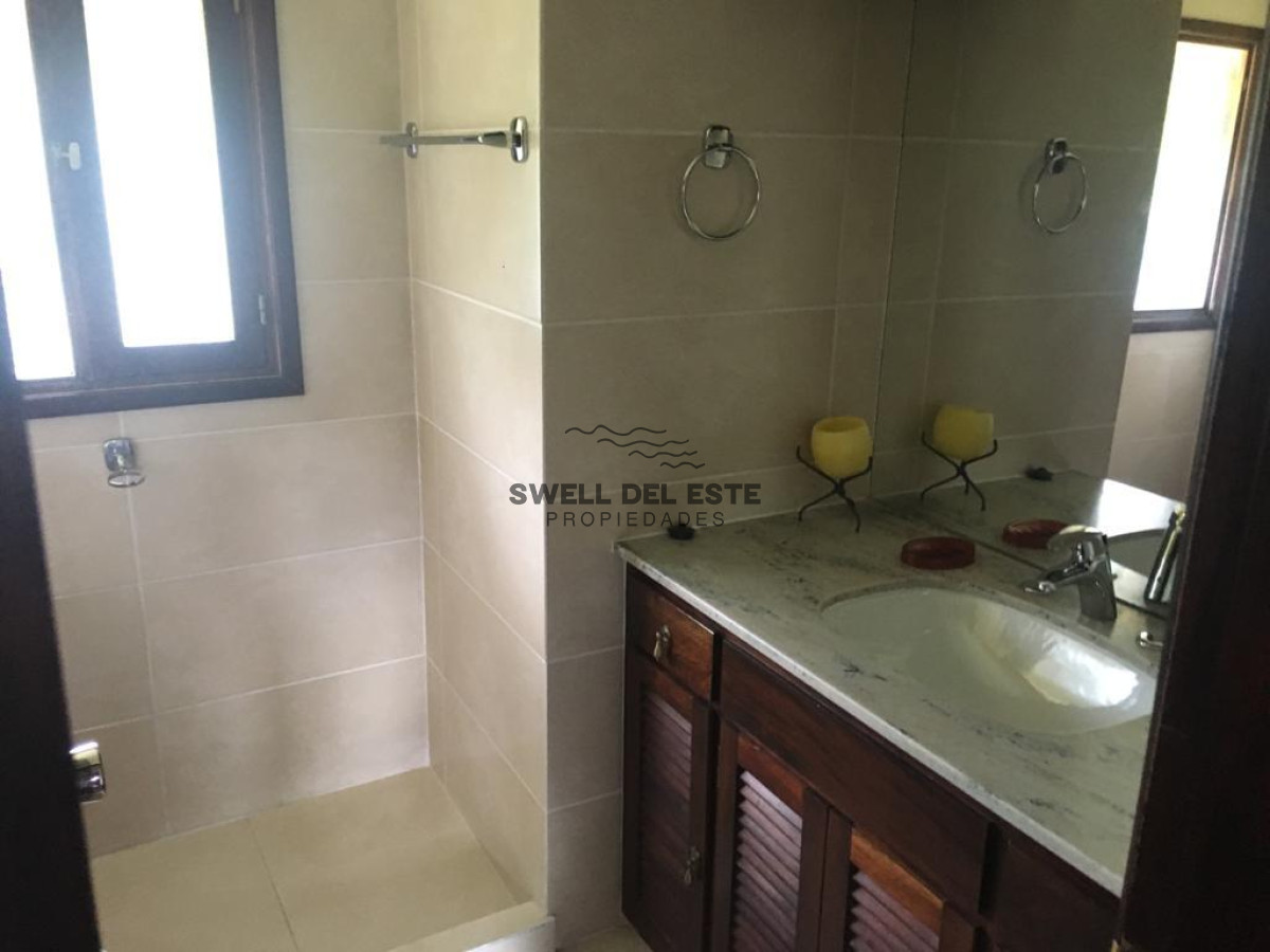 Casa ID.64 - Venta de Casa 5 dormitorios en Marly, Punta del Este.