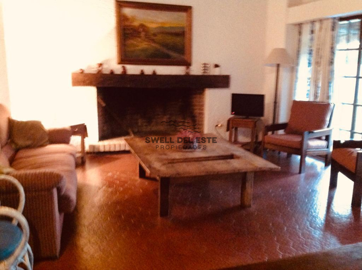 Casa ID.64 - Venta de Casa 5 dormitorios en Marly, Punta del Este.