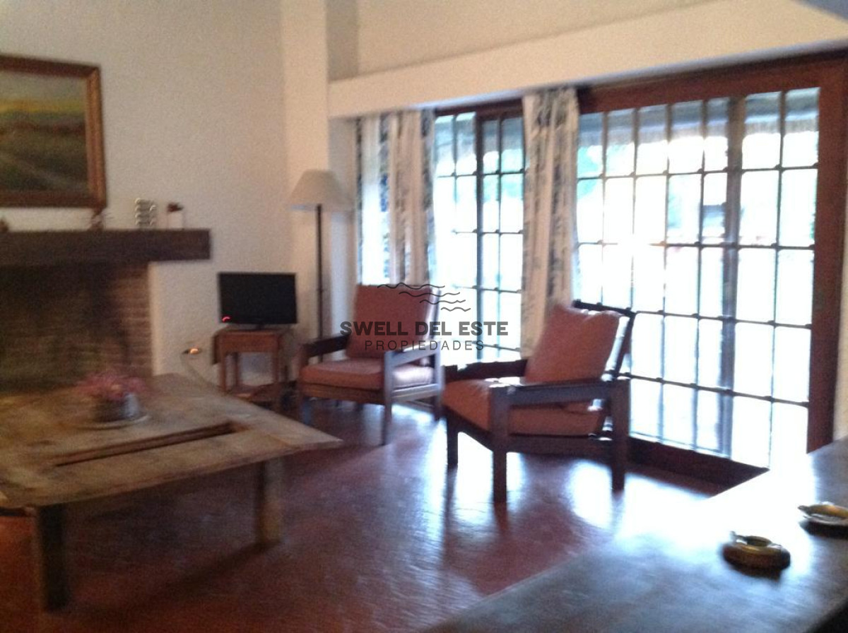 Casa ID.64 - Venta de Casa 5 dormitorios en Marly, Punta del Este.