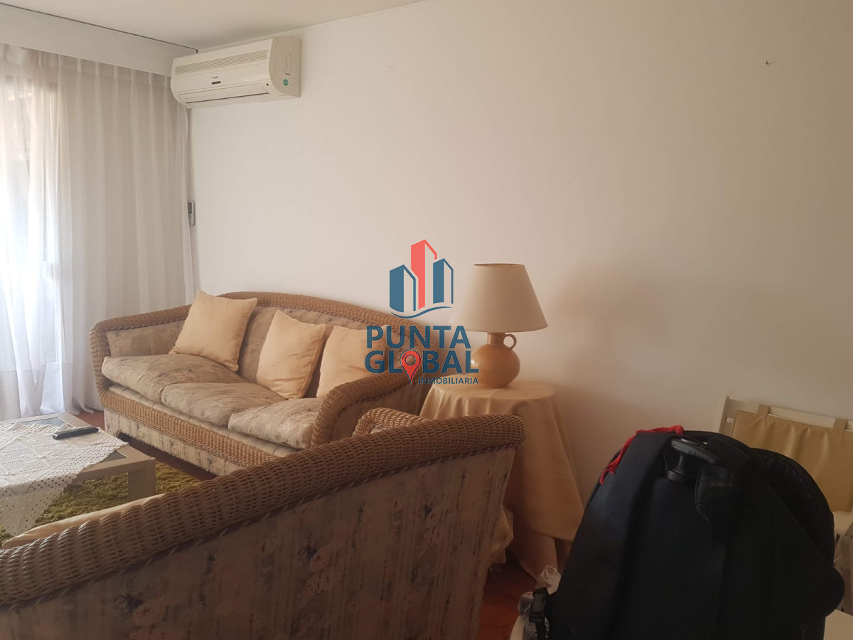 Apartamento ID.161 - Alquiler temporario de Apartamento de 4 dormitorios en Playa Mansa, Punta del Este