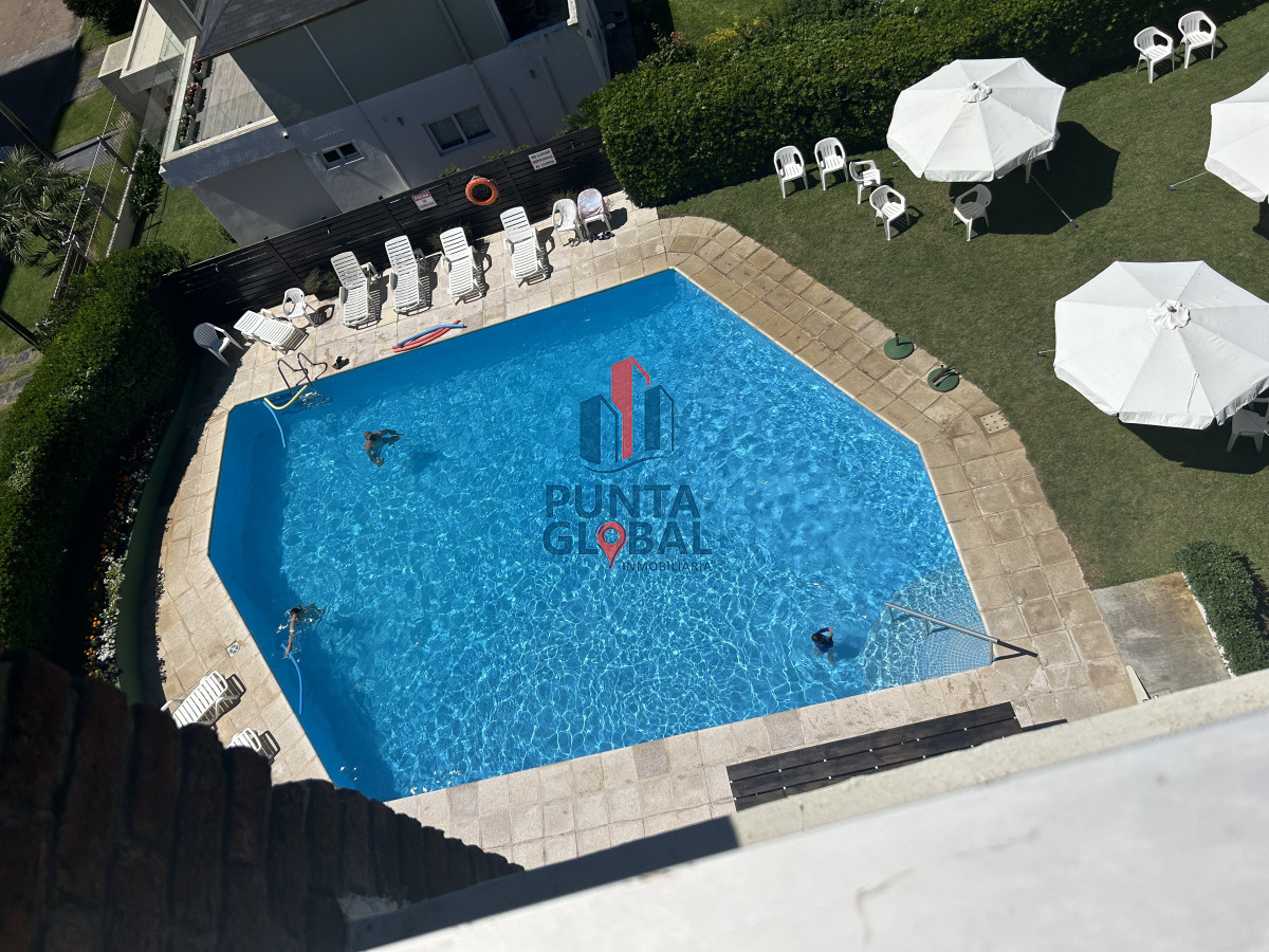 Apartamento ID.161 - Alquiler temporario de Apartamento de 4 dormitorios en Playa Mansa, Punta del Este