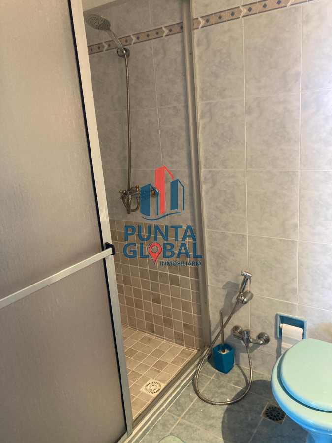 Apartamento ID.161 - Alquiler temporario de Apartamento de 4 dormitorios en Playa Mansa, Punta del Este