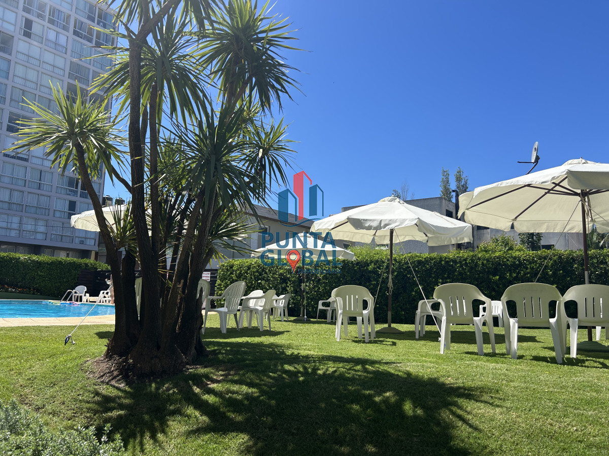 Apartamento ID.161 - Alquiler temporario de Apartamento de 4 dormitorios en Playa Mansa, Punta del Este