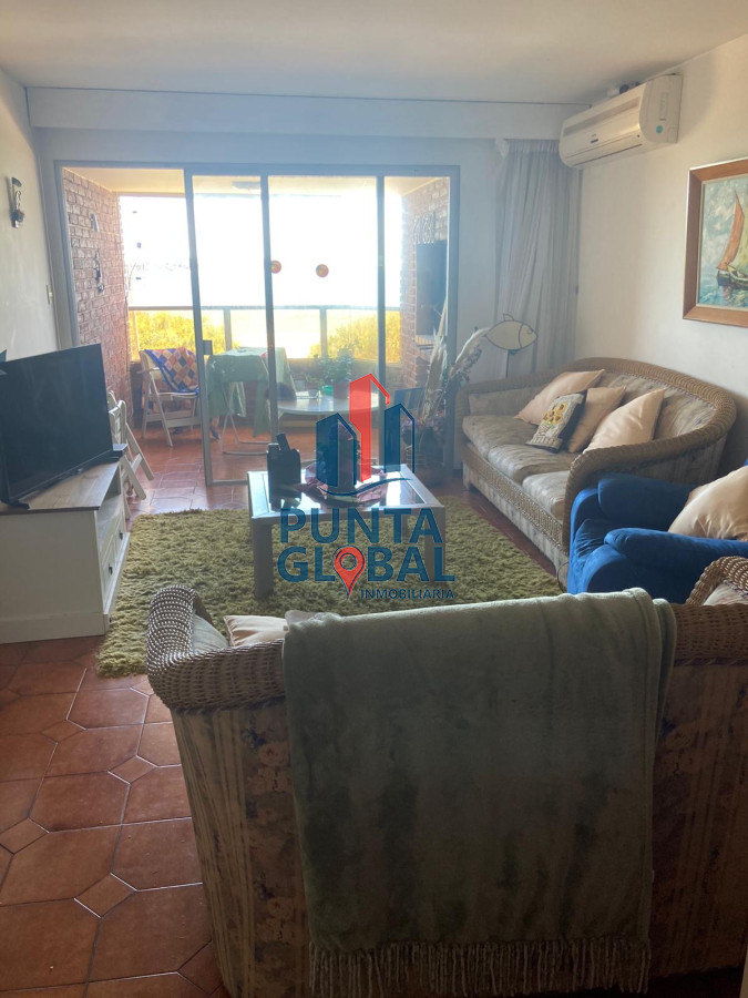 Apartamento ID.161 - Alquiler temporario de Apartamento de 4 dormitorios en Playa Mansa, Punta del Este