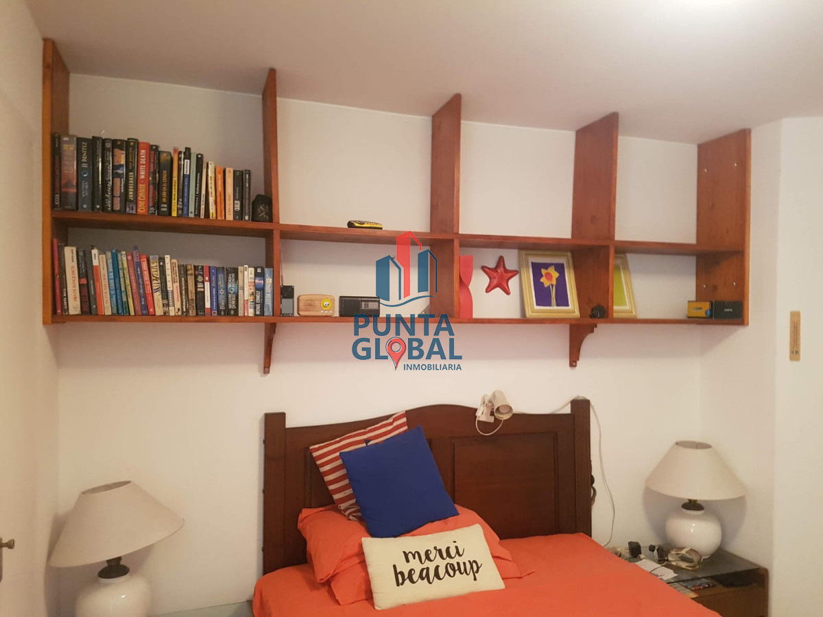 Apartamento ID.161 - Alquiler temporario de Apartamento de 4 dormitorios en Playa Mansa, Punta del Este