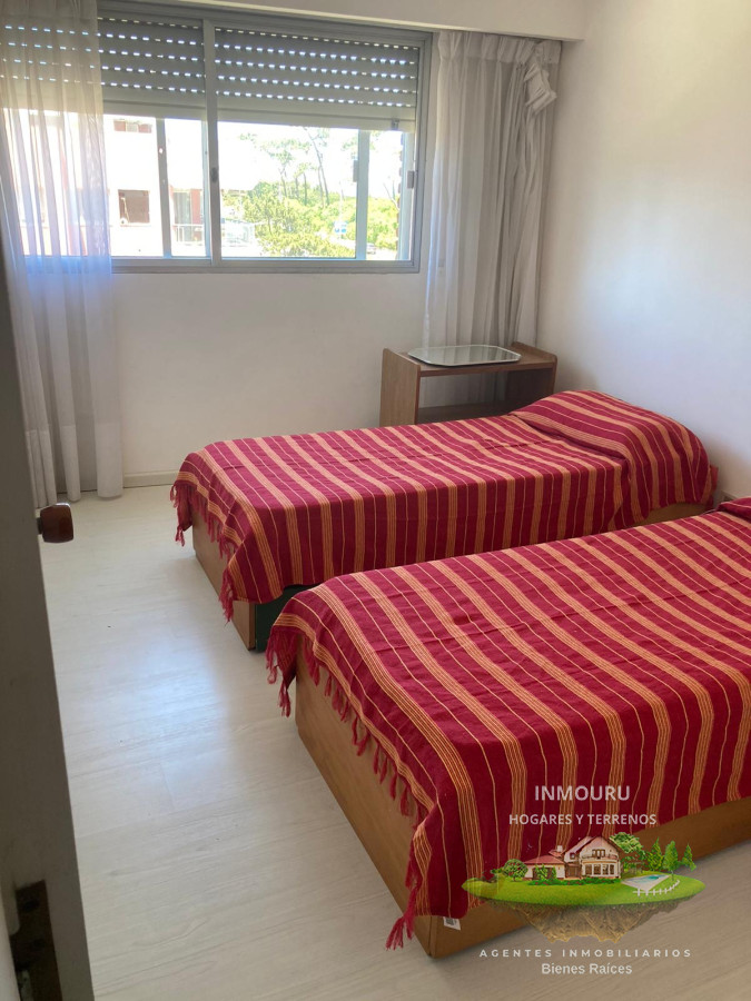 Apartamento ID.780 - Alquiler temporario de Apartamento de 4 dormitorios en Playa Mansa, Punta del Este