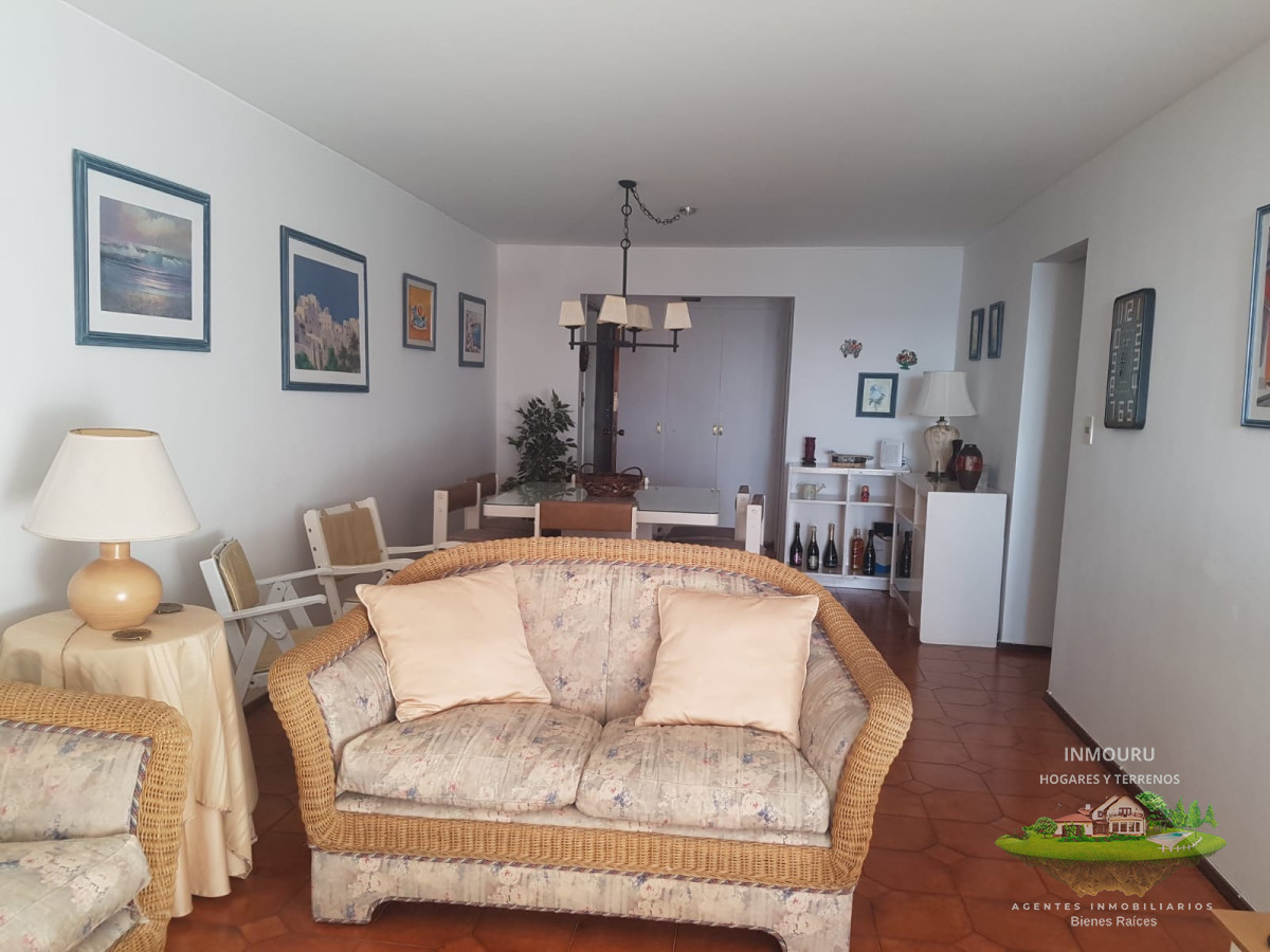Apartamento ID.780 - Alquiler temporario de Apartamento de 4 dormitorios en Playa Mansa, Punta del Este