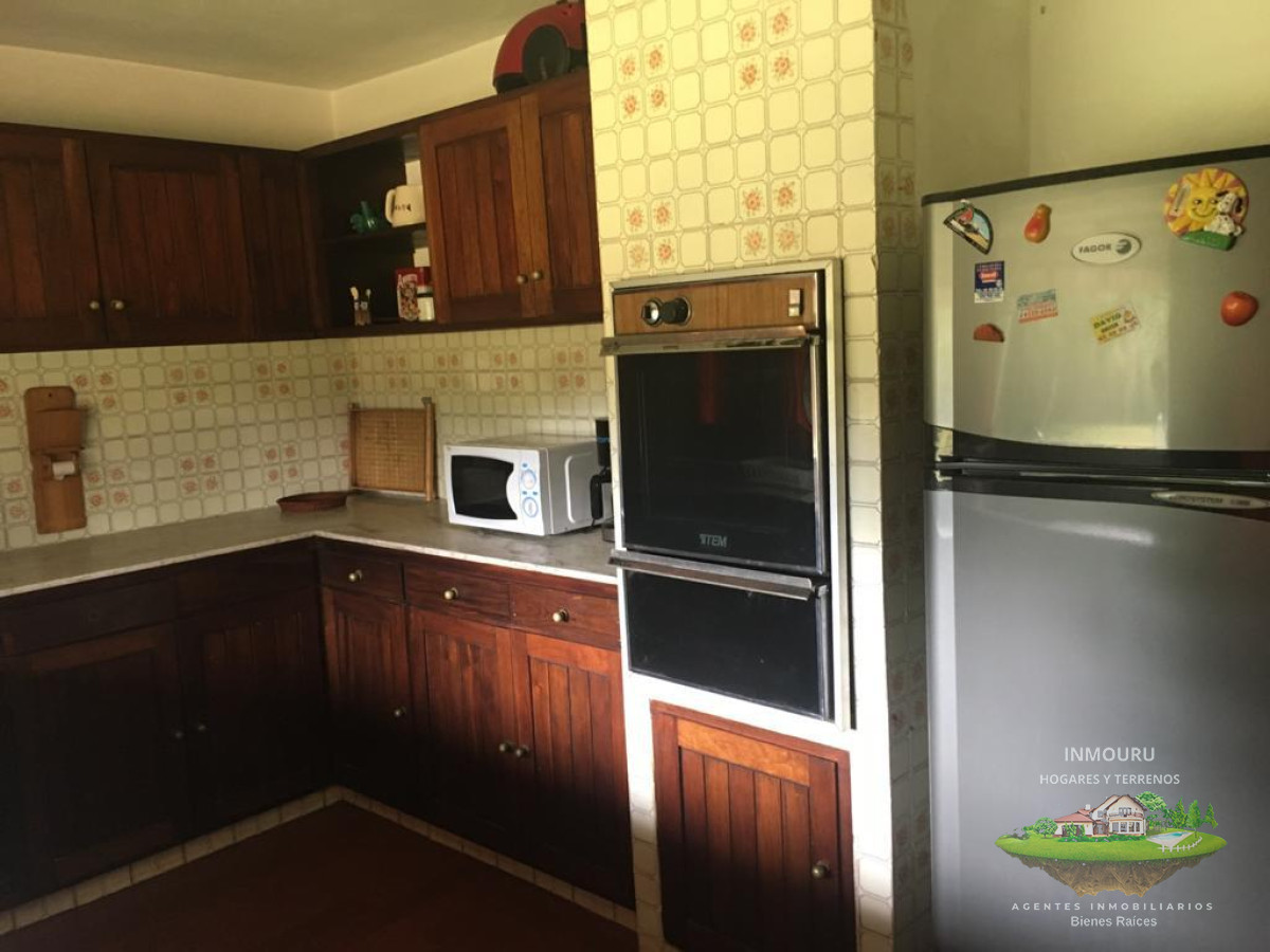 Casa ID.1045 - Venta de Casa 5 dormitorios en Marly, Punta del Este.