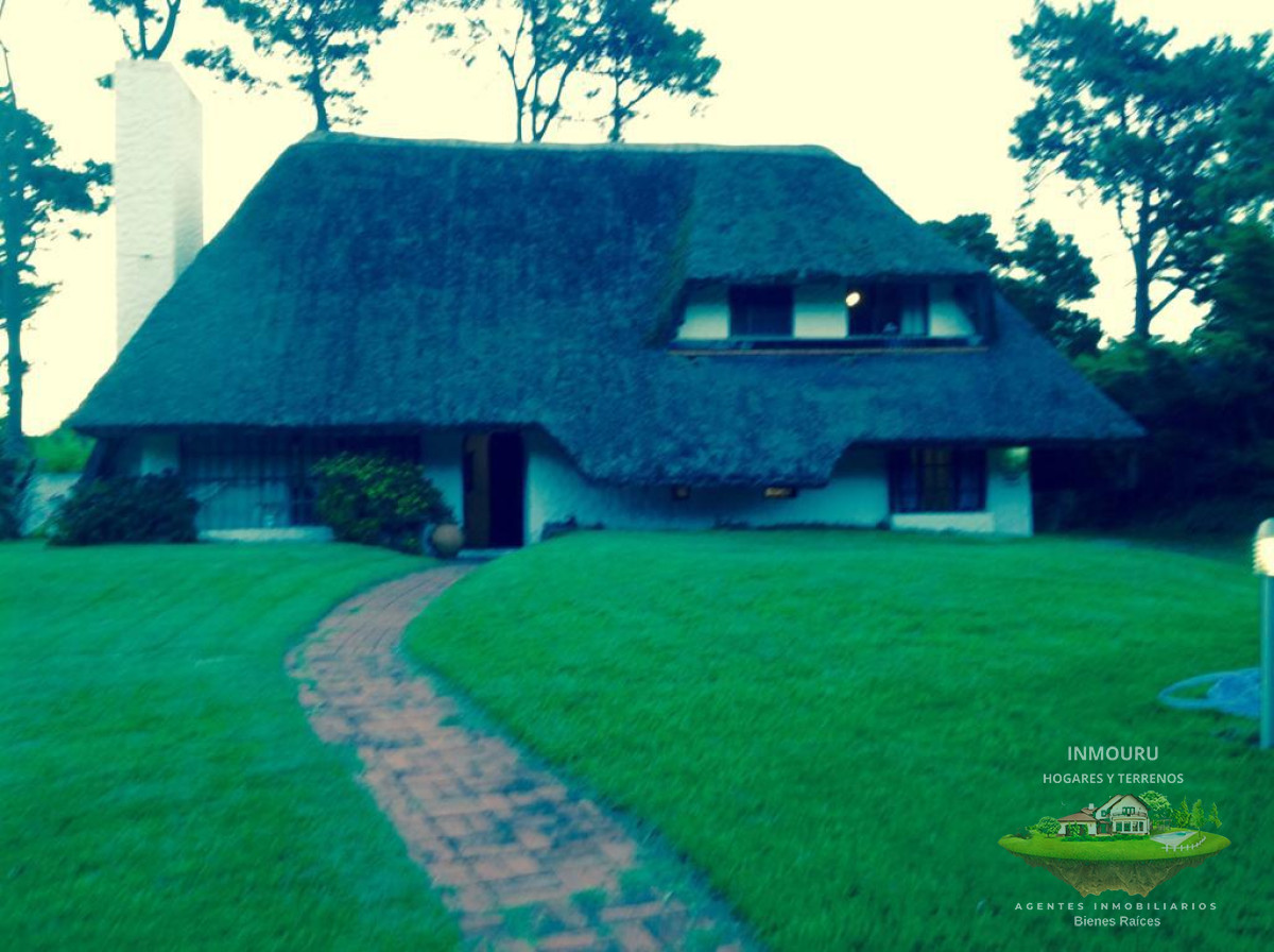 Casa ID.1045 - Venta de Casa 5 dormitorios en Marly, Punta del Este.