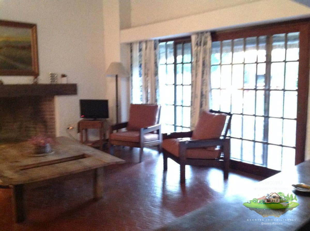 Casa ID.1045 - Venta de Casa 5 dormitorios en Marly, Punta del Este.