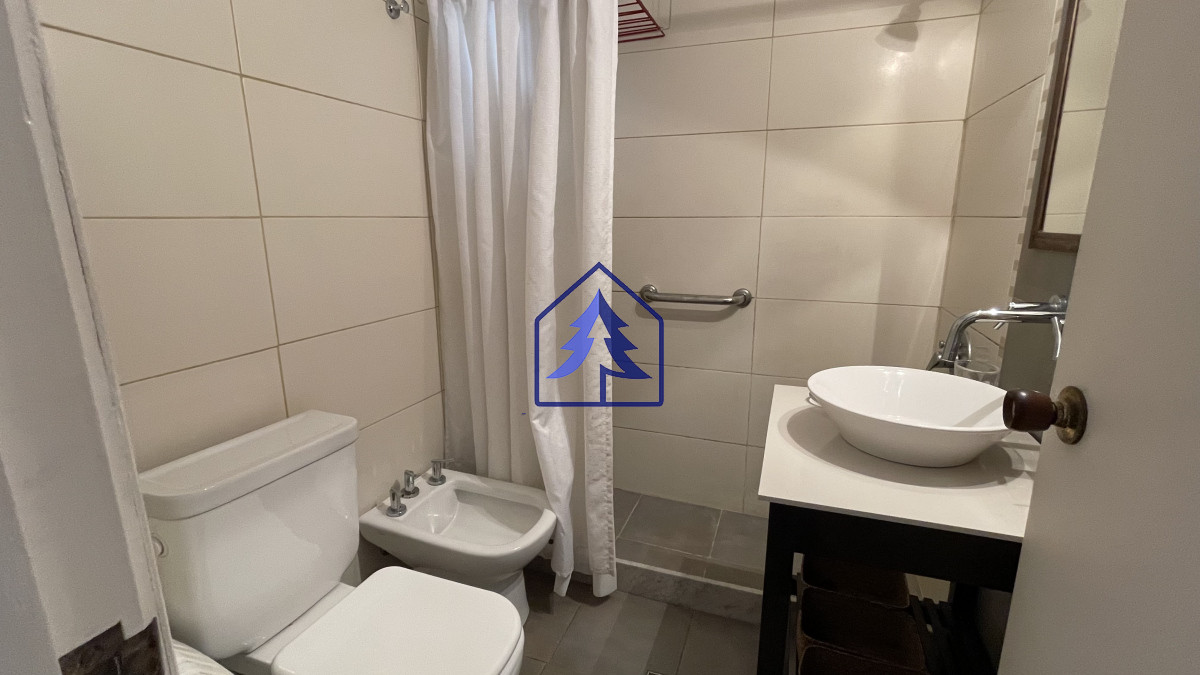 Apartamento ID.21 - Venta de apartamento de dos dormitorios en Playa Mansa, Punta del Este, Uruguay 