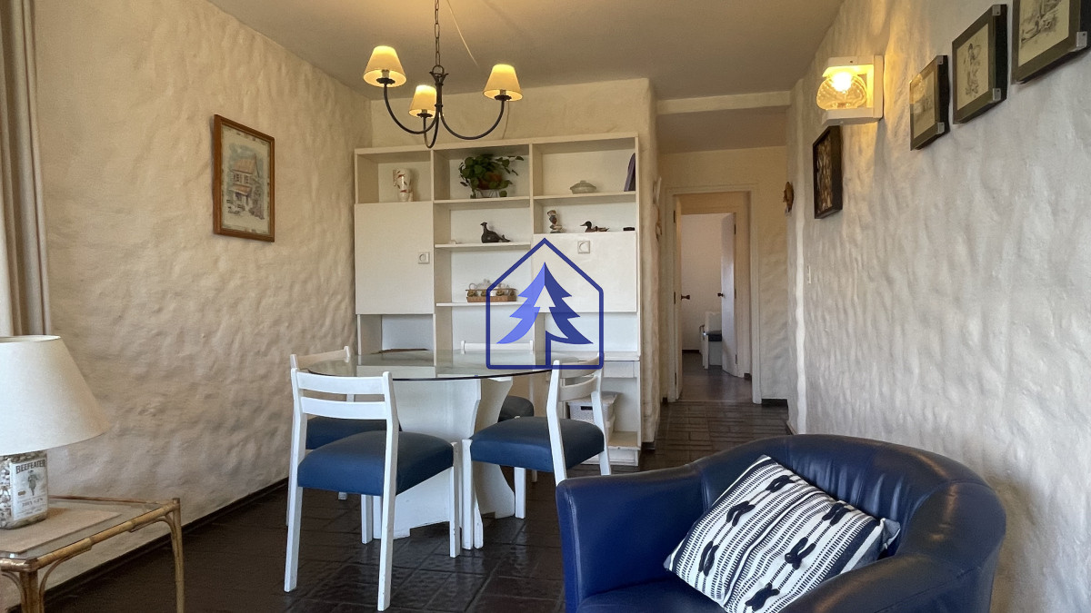 Apartamento ID.21 - Venta de apartamento de dos dormitorios en Playa Mansa, Punta del Este, Uruguay 