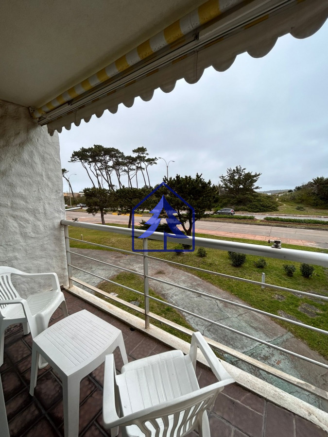 Apartamento ID.21 - Venta de apartamento de dos dormitorios en Playa Mansa, Punta del Este, Uruguay 