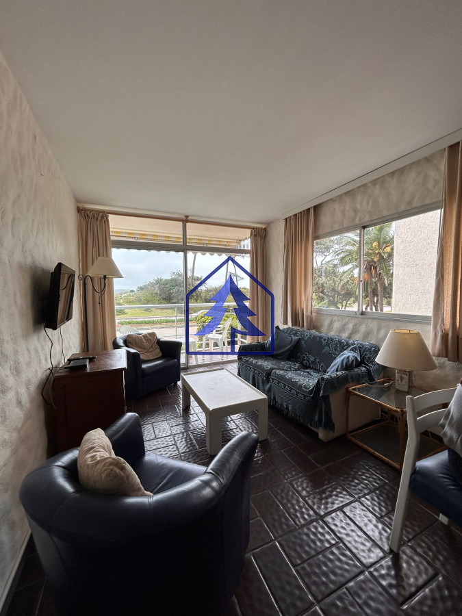 Apartamento ID.21 - Venta de apartamento de dos dormitorios en Playa Mansa, Punta del Este, Uruguay 