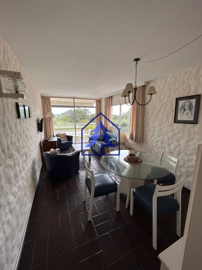 Apartamento ID.21 - Venta de apartamento de dos dormitorios en Playa Mansa, Punta del Este, Uruguay 
