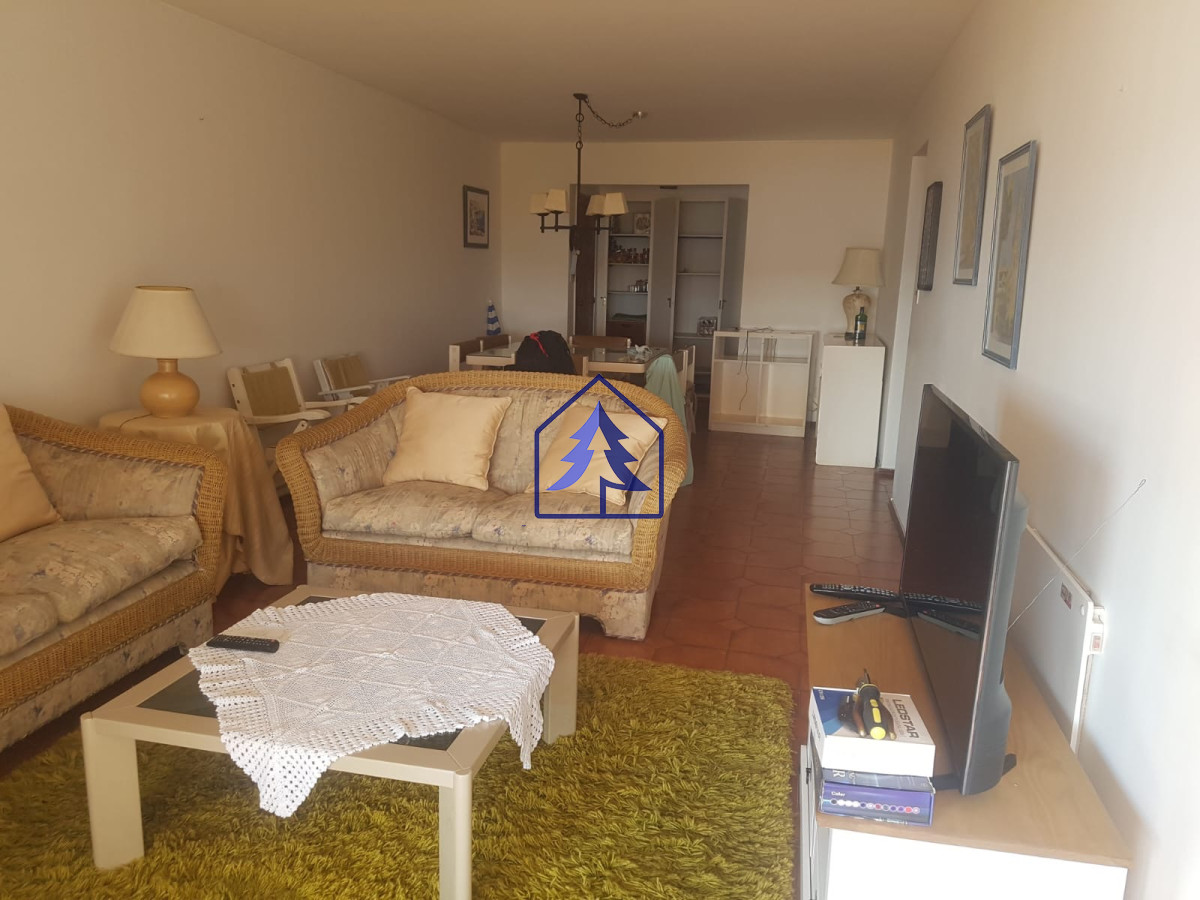 Apartamento ID.22 - Venta de Apartamento de 4 dormitorios en Playa Mansa, Punta del Este