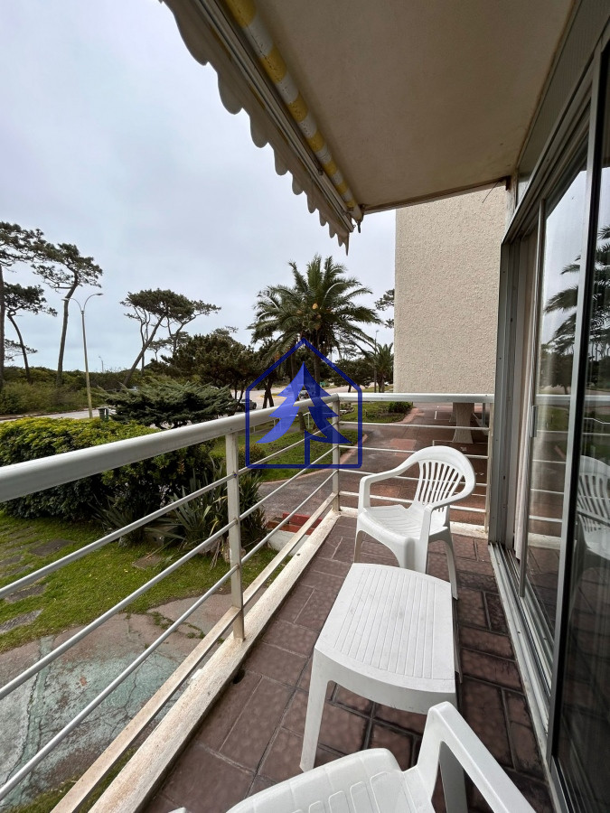 Apartamento ID.21 - Venta de apartamento de dos dormitorios en Playa Mansa, Punta del Este, Uruguay 