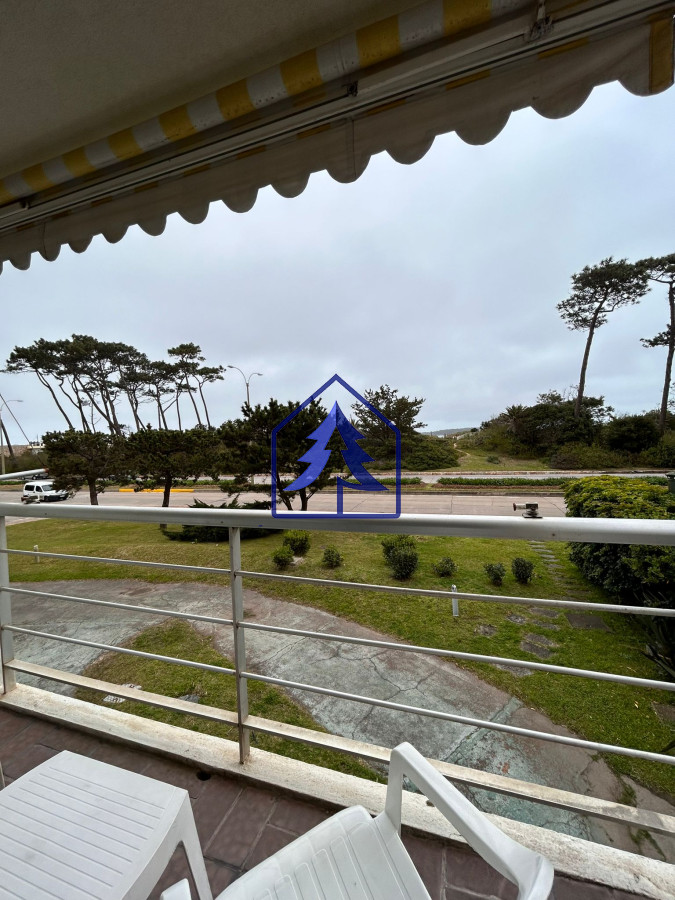 Apartamento ID.21 - Venta de apartamento de dos dormitorios en Playa Mansa, Punta del Este, Uruguay 