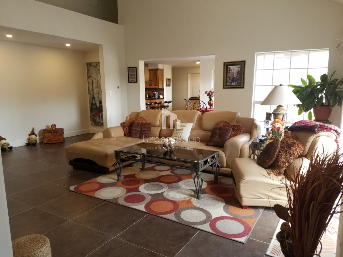 Casa ID.41 - Venta de Casa, en Cumbres de Carrasco