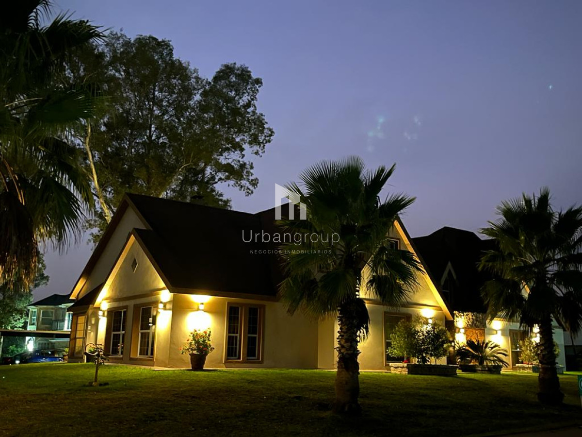 Casa ID.41 - Venta de Casa, en Cumbres de Carrasco