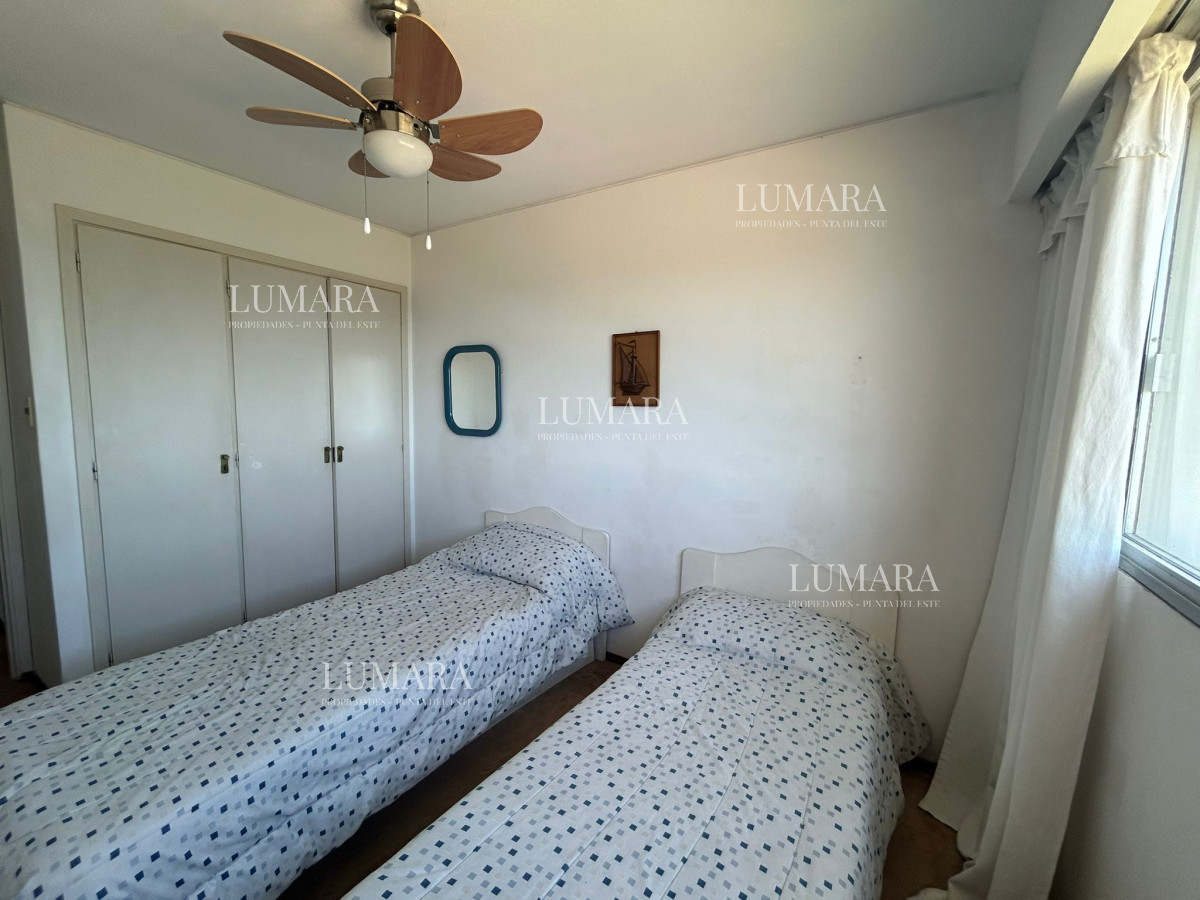 Apartamento ID.1081 - Alquiler invernal de apartamento de 4 dormitorios en Playa Mansa, Punta del Este