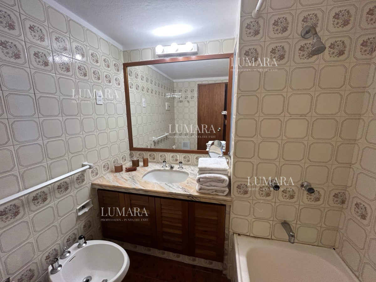 Apartamento ID.226 - Venta de apartamento 3 dormitorios en Roosevelt, Punta del Este.