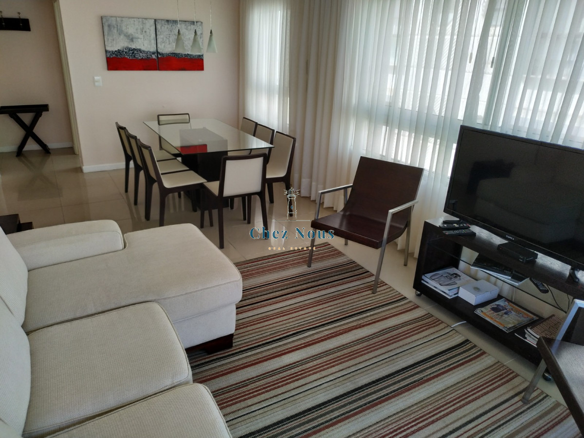 Apartamento ID.215 - Venta de Apartamento 3 dormitorios en Península, Punta del Este.