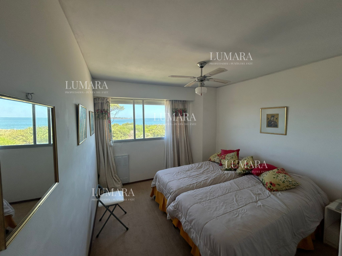 Apartamento ID.1081 - Alquiler invernal de apartamento de 4 dormitorios en Playa Mansa, Punta del Este