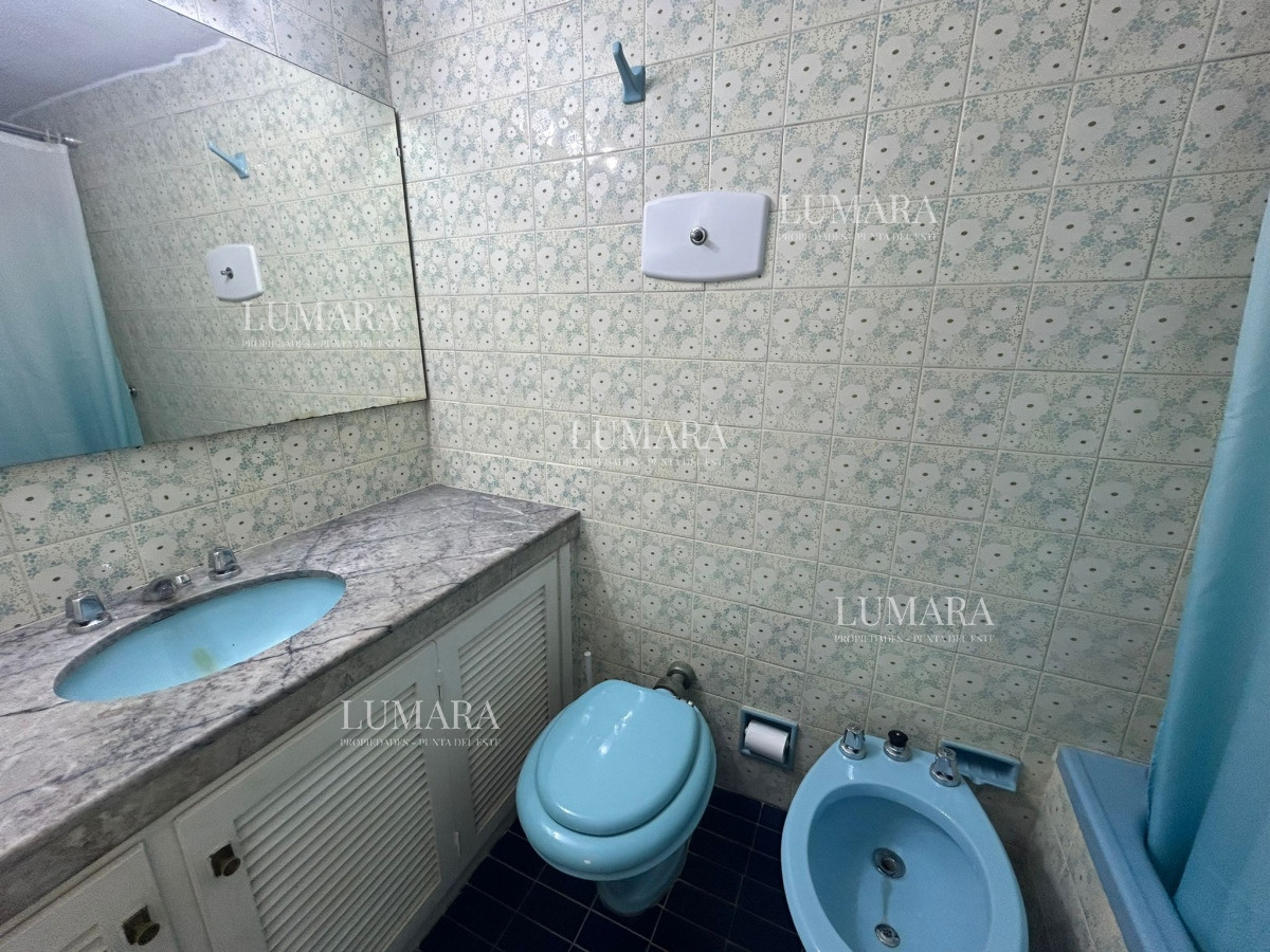 Apartamento ID.1081 - Alquiler invernal de apartamento de 4 dormitorios en Playa Mansa, Punta del Este