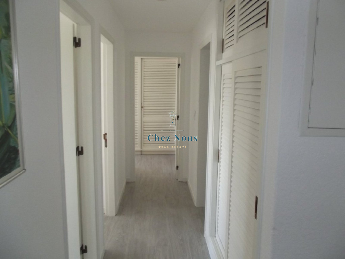 Apartamento ID.216 - Venta apartamento 3 dormitorios, Península, Punta del Este.