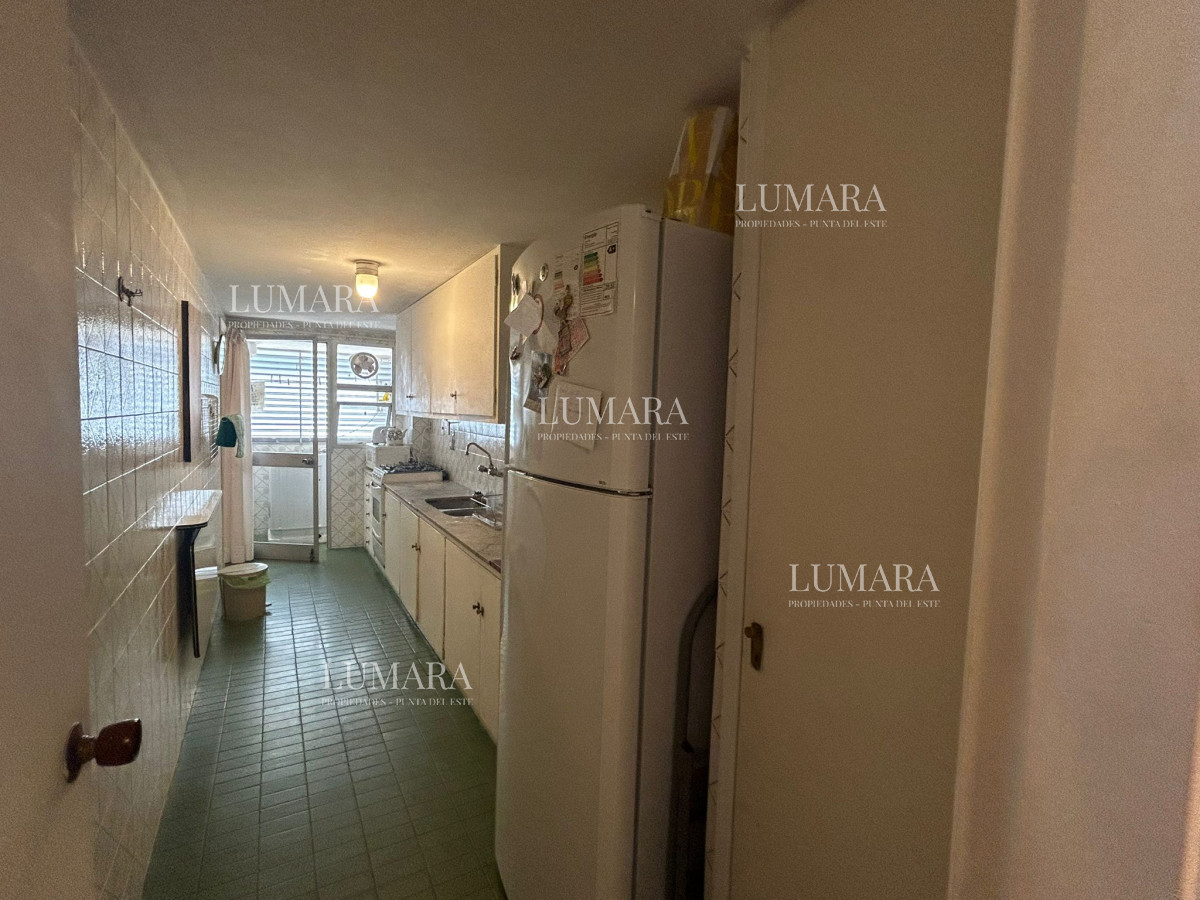 Apartamento ID.1081 - Alquiler invernal de apartamento de 4 dormitorios en Playa Mansa, Punta del Este