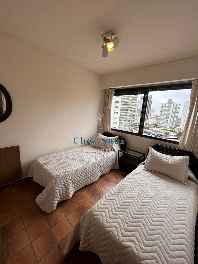 Apartamento ID.233 - Alquiler Invernal y temporada de Apartamento 2 dormitorios en Playa Brava, Punta del Este. 