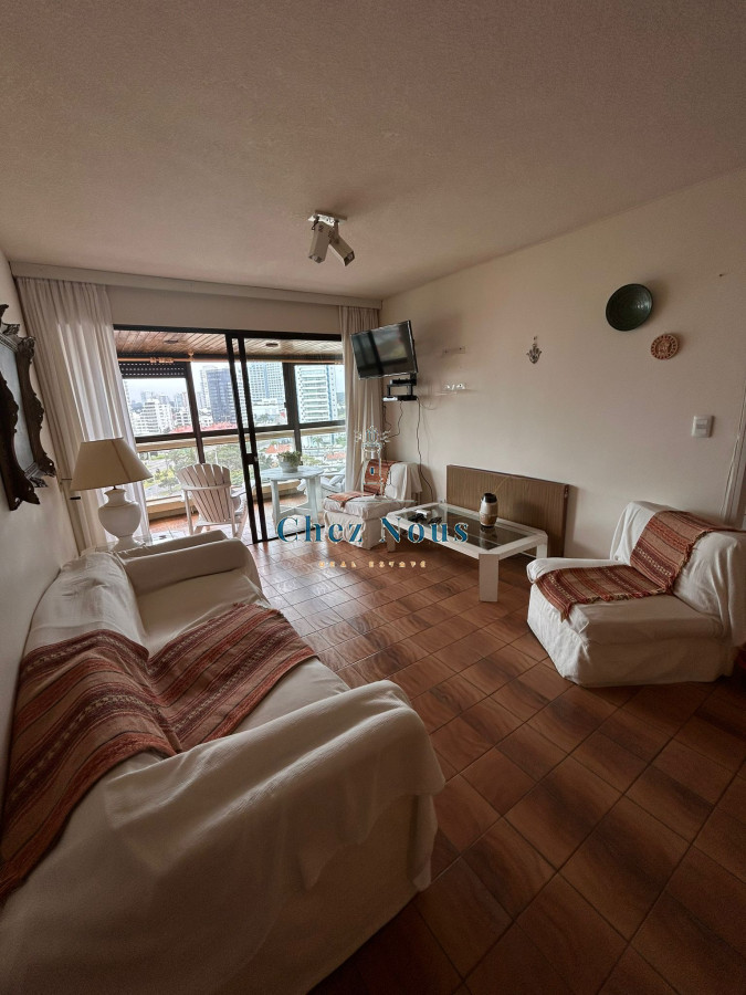 Apartamento ID.233 - Alquiler Invernal y temporada de Apartamento 2 dormitorios en Playa Brava, Punta del Este. 