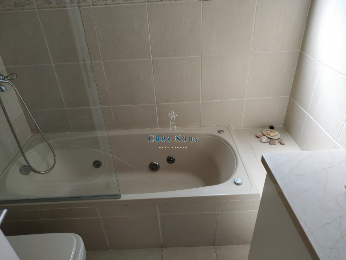 Apartamento ID.215 - Venta de Apartamento 3 dormitorios en Península, Punta del Este.